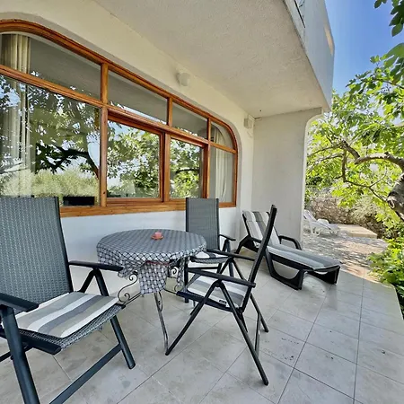 Lovelly Della Nonna No 2 Apartment Krk Town